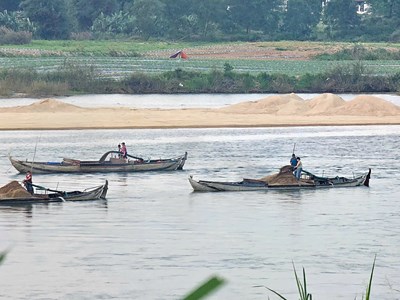 Xử lý trách nhiệm người đứng đầu để xảy ra tình trạng khai thác cát trái phép