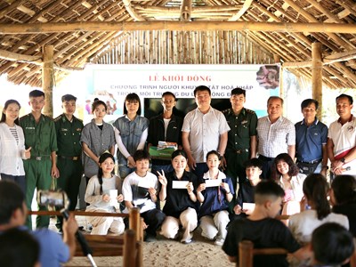 Người khuyết tật trải nghiệm văn hóa tại làng Gò Cỏ