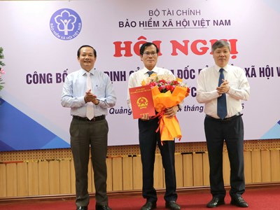 Bảo hiểm xã hội Việt Nam công bố quyết định công tác cán bộ khu vực XXI