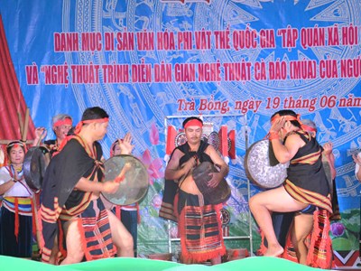 Chàng trai trẻ nối tiếp nối mạch nguồn văn hóa Co