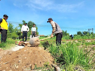 Địa phương đầu tiên của Quảng Ngãi hoàn thành xóa lối đi tự mở qua đường sắt