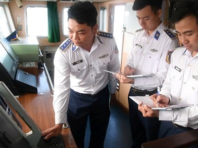 Người thuyền trưởng nhiệt tình, trách nhiệm với công việc