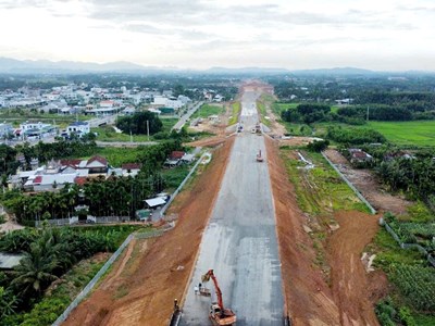 Đẩy nhanh tiến độ thi công Quảng Ngãi - Hoài Nhơn đưa công trình vào khai thác trong tháng 12