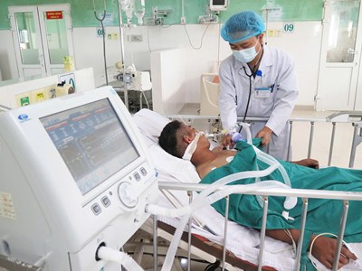 Cấp cứu thành công ca ngộ độc botulinum do ăn cá muối chua