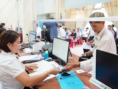 Thu phí, lệ phí không đồng đối với một số dịch vụ công trực tuyến