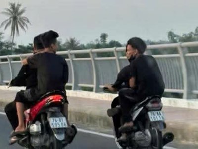 Phạt hơn 40 triệu đồng với nhóm thanh niên vi phạm ATGT