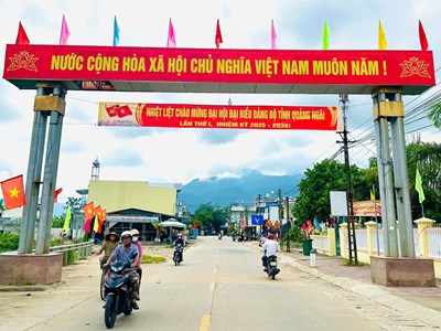 Đẩy mạnh công tác tuyên truyền trực quan chào mừng Đại hội Đảng bộ tỉnh Quảng Ngãi