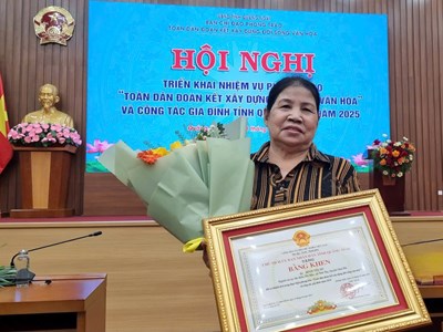 Người phụ nữ Hrê góp phần phát huy khối đại đoàn kết dân tộc