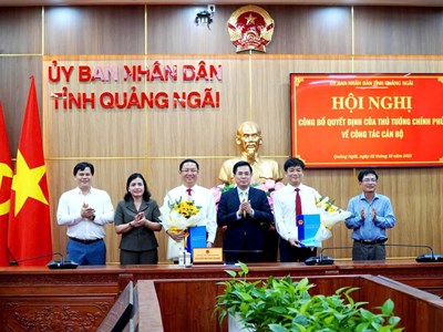 Trao Quyết định cho hai tân Phó Chủ tịch UBND tỉnh Quảng Ngãi