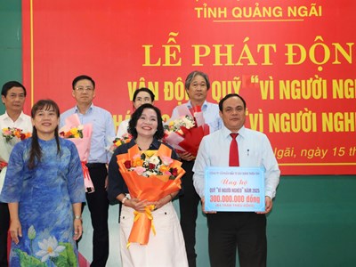 Quảng Ngãi tiếp nhận hơn 2,2 tỉ đồng ủng hộ quỹ “Vì người nghèo”