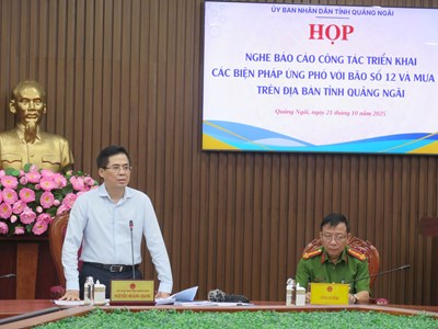 Chủ tịch UBND tỉnh Quảng Ngãi yêu cầu tuyệt đối không lơ là, chủ quan trước bão số 12