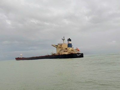 Triển khai phương án xử lý vụ tàu Star Bueno mắc cạn ở vùng biển Dung Quất