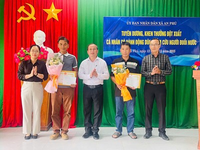 Tuyên dương, khen thưởng hai cá nhân dũng cảm cứu người đuối nước