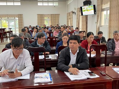 Phát huy vai trò của cán bộ cơ sở trong thực hiện công tác giảm nghèo 