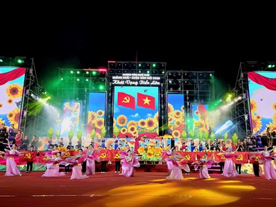 Quảng Ngãi rộn ràng chào Xuân Bính Ngọ 2026 với đêm nghệ thuật và pháo hoa