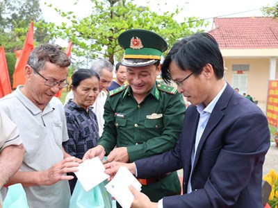 “Xuân Biên phòng ấm lòng dân bản” – Gắn kết nghĩa tình quân dân nơi cửa biển Dung Quất