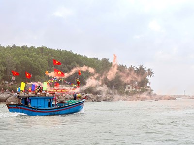 Sa Huỳnh mở biển đầu Xuân