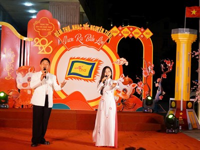 “Vươn ra biển lớn” – Đêm thơ bừng sáng khát vọng quê hương