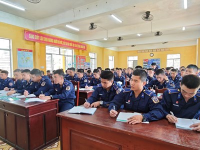 Khơi dậy niềm tự hào truyền thống cho 250 tân chiến sĩ Vùng Cảnh sát biển 2