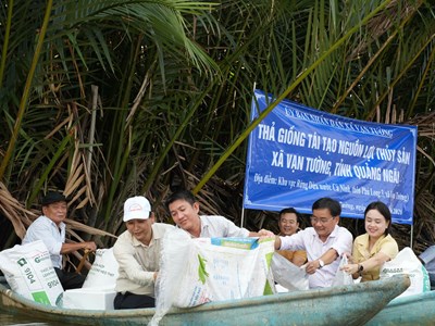 Chung tay bảo tồn sinh thái ở rừng dừa nước Cà Ninh