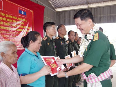 Lan tỏa nghĩa tình quân dân Việt - Lào tại Champasak dịp Bunpimay