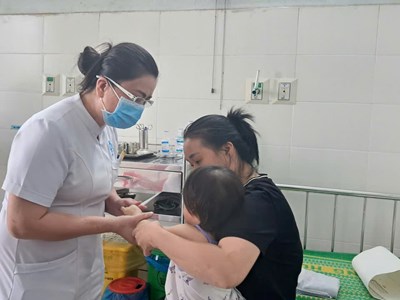 Gia tăng bệnh truyền nhiễm, Quảng Ngãi ghi nhận nhiều ca tay chân miệng