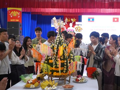 Ấm áp Lễ hội Bunpimay của sinh viên Lào tại Quảng Ngãi