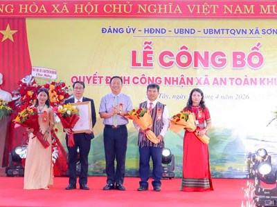 Sơn Tây đón nhận danh hiệu xã An toàn khu – ghi dấu vùng đất căn cứ cách mạng anh hùng