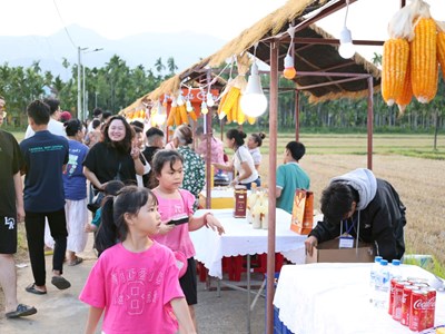 Lễ hội ẩm thực Bình Thành hút khách ở Quảng Ngãi