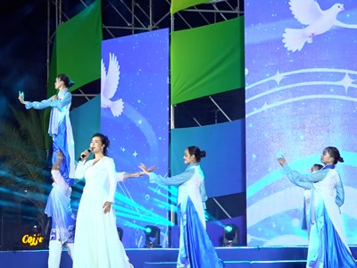 Lễ hội “Sắc màu” khuấy động đêm hè Quảng Ngãi