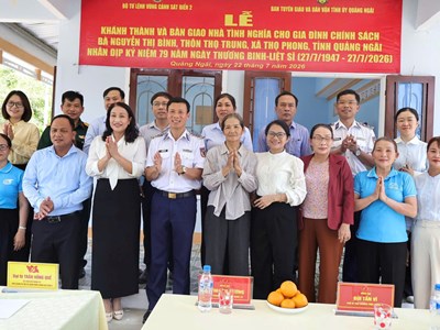 Cảnh sát biển Vùng 2 trao nhà tình nghĩa, tri ân người có công tại Quảng Ngãi