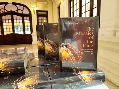 Ra mắt sách Những mảnh ghép quân vương II