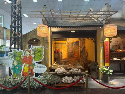 Trải nghiệm ngày Tết kỳ lạ nhất của người Việt tại Hoàng thành