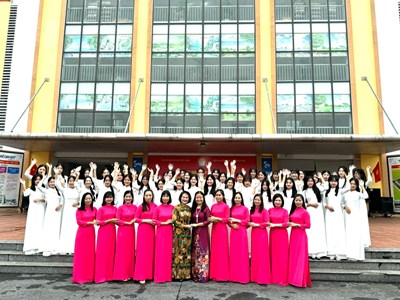 “Nếp áo thanh xuân” mang niềm vui đến với giáo viên và nữ sinh Trường THPT Tân Sơn