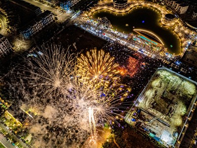 Bắn pháo hoa hằng tuần – Đòn bẩy phát triển du lịch đêm tại Đồng Hới