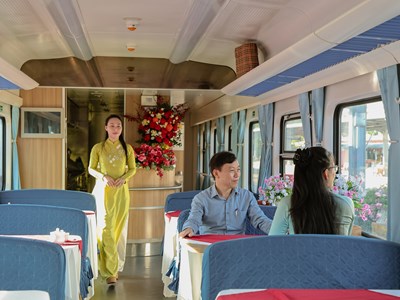 Du lịch Quảng Trị: “Đòn bẩy mềm” từ tàu chất lượng cao