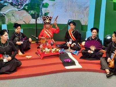 Đậm màu sắc văn hoá dân tộc các tỉnh, thành tại không gian Triển lãm Thành tựu đất nước