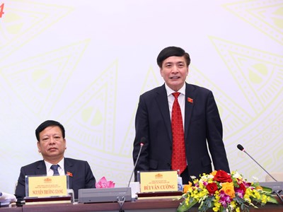 Tiến hành công tác nhân sự trong phiên họp sáng 20.5