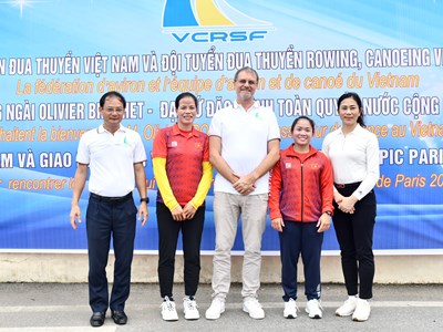 Đại sứ Pháp thăm đội tuyển đua thuyền trước thềm Olympic Paris 2024