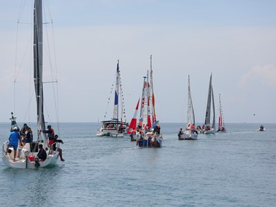 Thu hút du khách tới Nha Trang qua Giải Đua thuyền buồm và Giải Ván chèo đứng