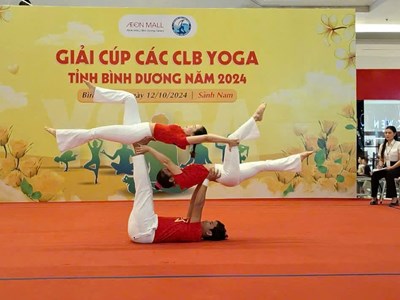 Sôi nổi Giải Cúp các câu lạc bộ Yoga
