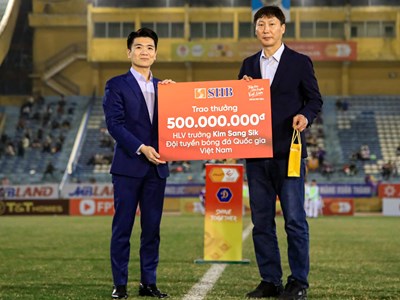 SHB thưởng tổng cộng 7,5 tỉ đồng cho đội tuyển Việt Nam