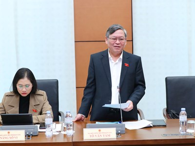 Việc sửa đổi Luật, ban hành Nghị quyết nhằm đảm bảo cho bộ máy hoạt động thông suốt, hiệu quả