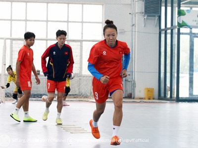 Đội tuyển futsal nữ Việt Nam tập buổi đầu tiên tại Trung Quốc