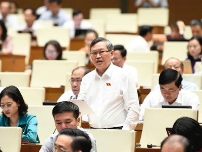 Quốc hội tranh luận sôi nổi về dạy thêm, học thêm 