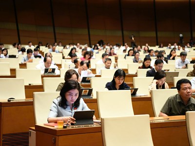 Thúc đẩy phát triển AI nhưng phải kiểm soát rủi ro