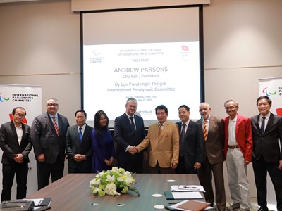 Chủ tịch Ủy ban Paralympic Quốc tế làm việc với Ủy ban Paralympic Việt Nam