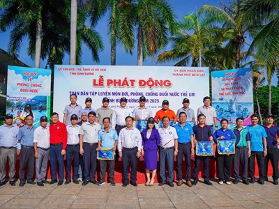 Phát động toàn dân tập luyện môn bơi, phòng, chống đuối nước trẻ em