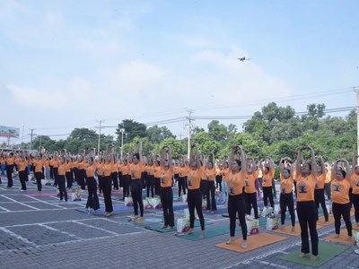  Hơn 1.000 người tham dự Ngày Quốc tế Yoga lần thứ 11 năm 2025 tại Bình Dương