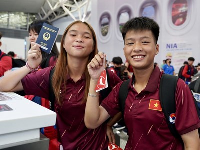 U17 nữ Việt Nam đặt chân tới Đức, bắt đầu chương trình “Giấc mơ Bundesliga“